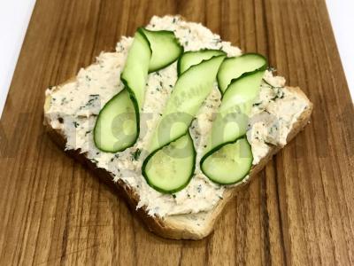 Tostai su lašišų ir varškės sūrio užtepėle pagrindine nuotrauka