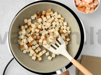 Šiltas salotas su krevetėmis ir raudonaisiais pupelėmis Žingsnis 1