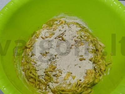 Cukinijų užkandžių blynai Žingsnis 3