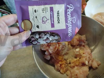 Vištienos kotletai „Smulkinti“ Žingsnis 3