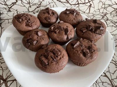 Drėgni šokoladiniai keksiukai pagrindine nuotrauka
