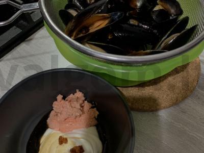 Kepti midijos su Tom Yum makaronais Žingsnis 1