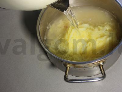 Bulviniai blynai su lašiša ir poštu kiaušiniu su padažu Žingsnis 2