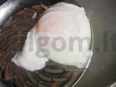 Bulviniai blynai su lašiša ir poštu kiaušiniu su padažu Žingsnis 9