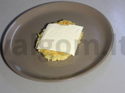 Bulviniai blynai su lašiša ir poštu kiaušiniu su padažu Žingsnis 11