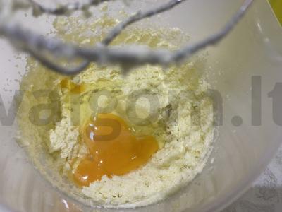 Biskvitas „Raudonas aksomas“ Žingsnis 4