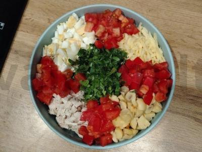 Vištienos ir grybų salotos „Kirpėjų diena“ Žingsnis 3