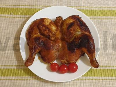 Kepta vištiena aštriame padaže pagrindine nuotrauka