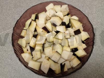 Baklažanai su kiaušiniu ir prieskoniais Žingsnis 1