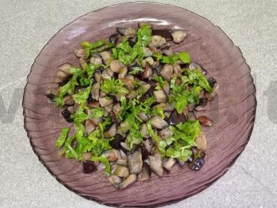 Baklažanai su kiaušiniu ir prieskoniais pagrindine nuotrauka