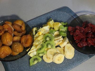 Naujųjų metų vaisių ir uogų pyragas Žingsnis 6