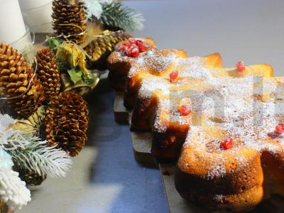 Naujųjų metų vaisių ir uogų pyragas pagrindine nuotrauka