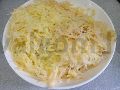 Bulviniai blynai su jalapeño pipirais ir be glitimo miltais Žingsnis 1