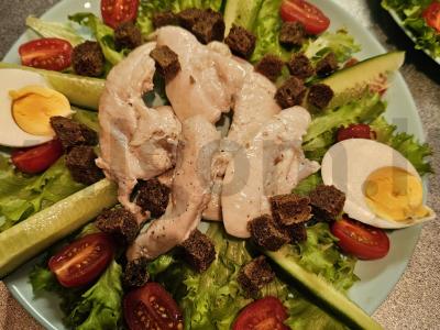 Šiltas vištienos salotas su ruginių skrebučiais Žingsnis 5