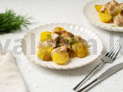 Vištiena su jauna bulve orkaitėje pagrindine nuotrauka