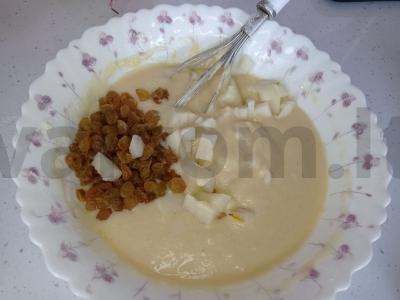 Mano pyragas su kriaušėmis ir razinomis desertui Žingsnis 3