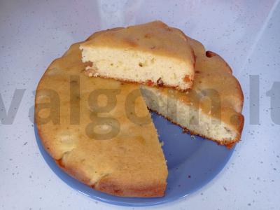 Mano pyragas su kriaušėmis ir razinomis desertui pagrindine nuotrauka