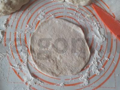 Namų mini-picos su bekonu ir daržovėmis Žingsnis 1