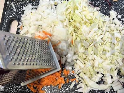 Borsčas su vištiena ir salierais Žingsnis 4