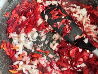 Borsčas su vištiena ir salierais Žingsnis 8