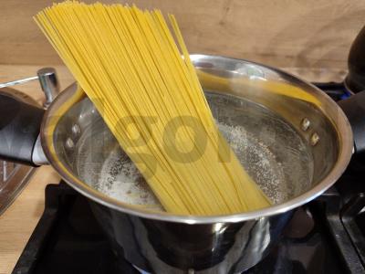 Spagečiai su jautienos troškiniu keptuvėje Žingsnis 2