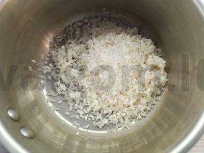 Daržovių, ryžių ir sezamo salotos stiklinėje Žingsnis 1