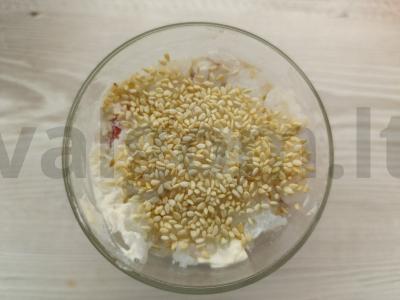 Daržovių, ryžių ir sezamo salotos stiklinėje Žingsnis 6