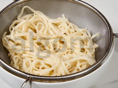 Udon su čili pipirais ir jogurtu Žingsnis 2