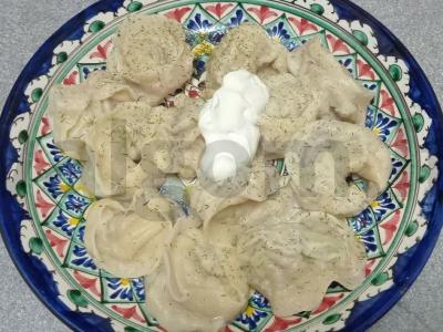 Koldūnai su kiaulienos faršu ir cukinija pagrindine nuotrauka