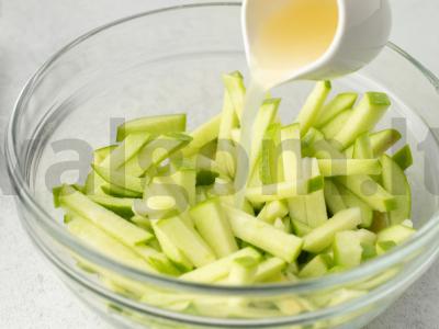 Desertinis salotas iš šviežių obuolių Žingsnis 2