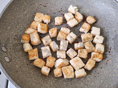 Žirnių kreminė sriuba su karčiais ir skrudinta duona Žingsnis 5