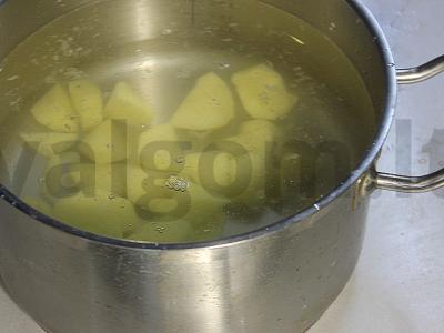 Pavasarinis sriuba su rūgštynėmis ir dilgėlėmis Žingsnis 2