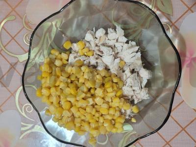 Salotas „Nikole“ su pievagrybiais ir vištiena Žingsnis 2