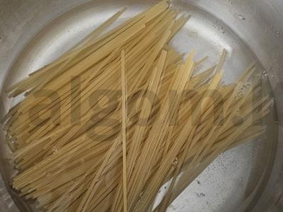 Spagečiai su bekonu Žingsnis 1