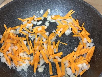 Makaronai-nestai su faršu ir daržovėmis Žingsnis 4