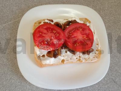 Ciabatta burgeris su kalakutienos kotletu, grybais ir kiaušiniu Žingsnis 6