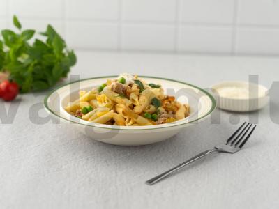 Makaronai su faršu ir daržovėmis pagrindine nuotrauka