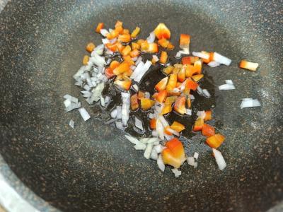 Makaronai su sūriu ir daržovėmis vakarienei Žingsnis 1