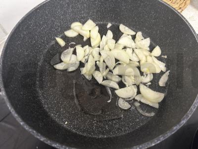 Sultinys su bulvėmis ir dešra pietums Žingsnis 2