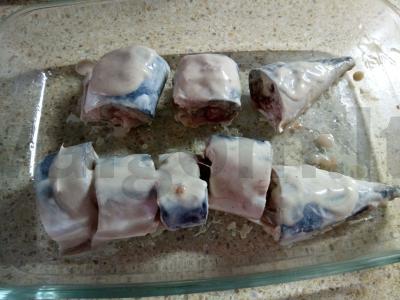 Skumbrė marinate iš grietinės ir garstyčių Žingsnis 3