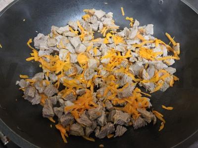 Farfalle su kalakutiena grietinėlės-tomato padaže Žingsnis 1