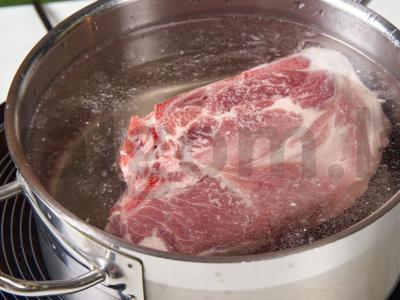 Šaltibarščiai su kiauliena ir šviežiais kopūstais Žingsnis 1