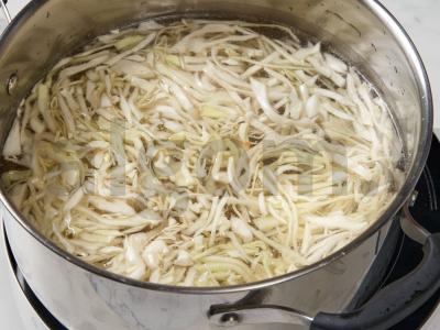 Šaltibarščiai su kiauliena ir šviežiais kopūstais Žingsnis 5