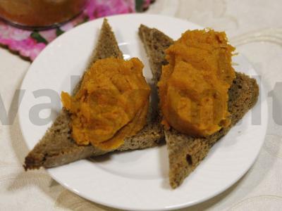 Moliūgų ikra iš šaldytų daržovių pagrindine nuotrauka