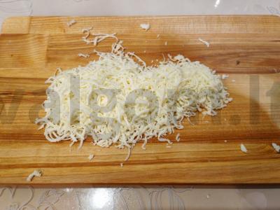 Skrebučiai su chorizo dešra ir sūriu Žingsnis 6