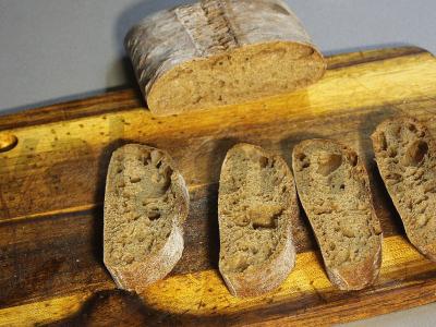 Brusketa su kiaušiniu ir menkės kepenimis Žingsnis 1