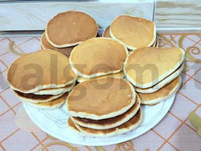 Oro japonų blynai su pienu pagrindine nuotrauka