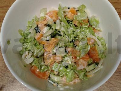 Aromatingas daržovių salotas pagrindine nuotrauka