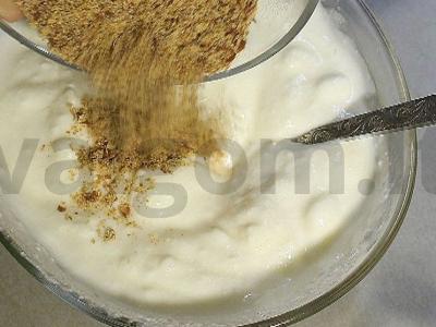 Varškės-jogurto desertas su abrikosų piure ir linų sėmenimis Žingsnis 5