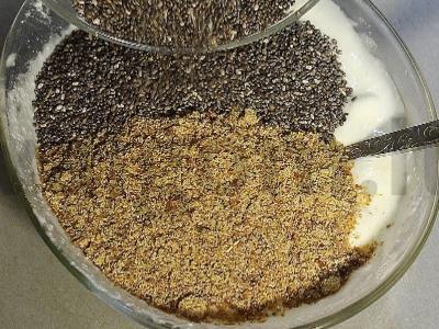 Varškės-jogurto desertas su abrikosų piure ir linų sėmenimis Žingsnis 6